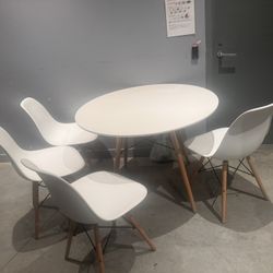 Dinning Table 