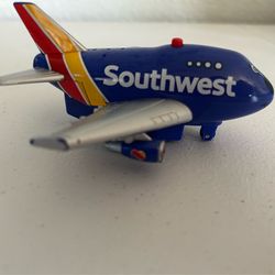 Southwest Airlines Pullback Plane with Lights & Sound Air Plane Jet Toy - works !