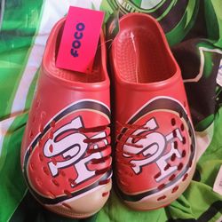 Rare Foco mens  49ers clogs size S 7-8