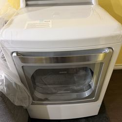 Secadora electrica  nueva  LG