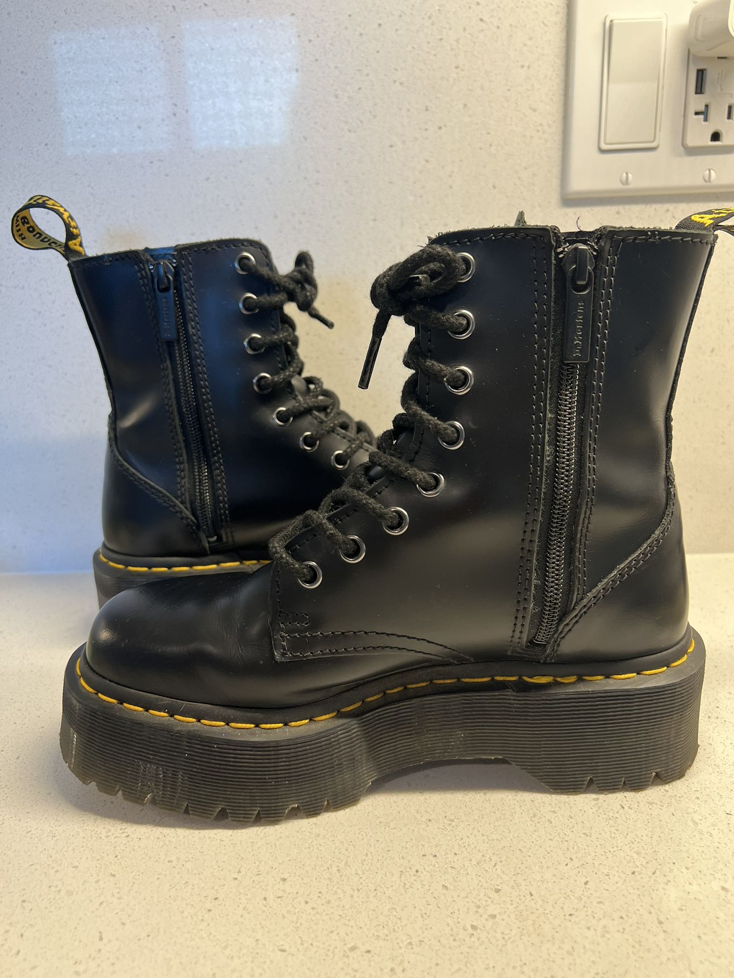 size 6 doc martens platform boots