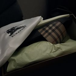 Burberry slides 