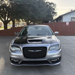 2018 Chrysler 300