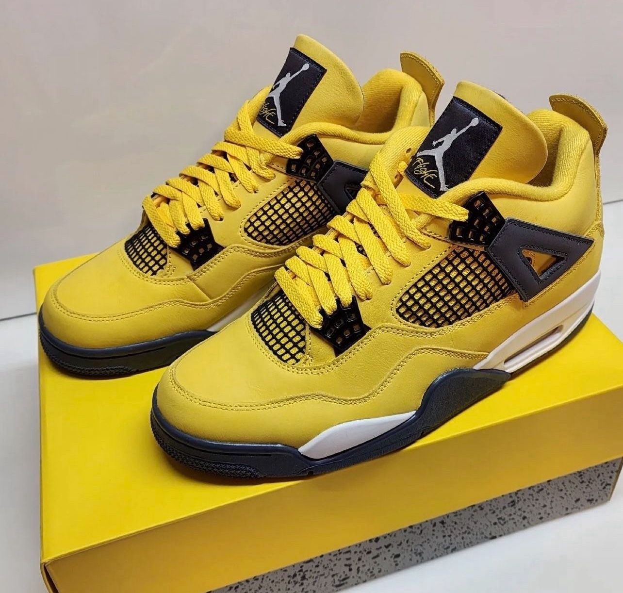 Jordan 4 Retro Lightning US Men's Size 10 CT8527-700 New Deadstock Air Jordan 4s 