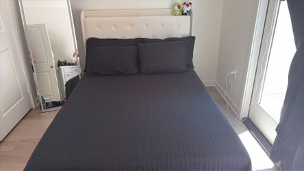 Full Upholstered Platform Bed with memory foam mattress