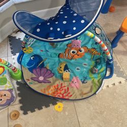 Disney baby Finding Nemo Play Mat 
