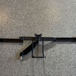 Crestview align triple Monitor arm 