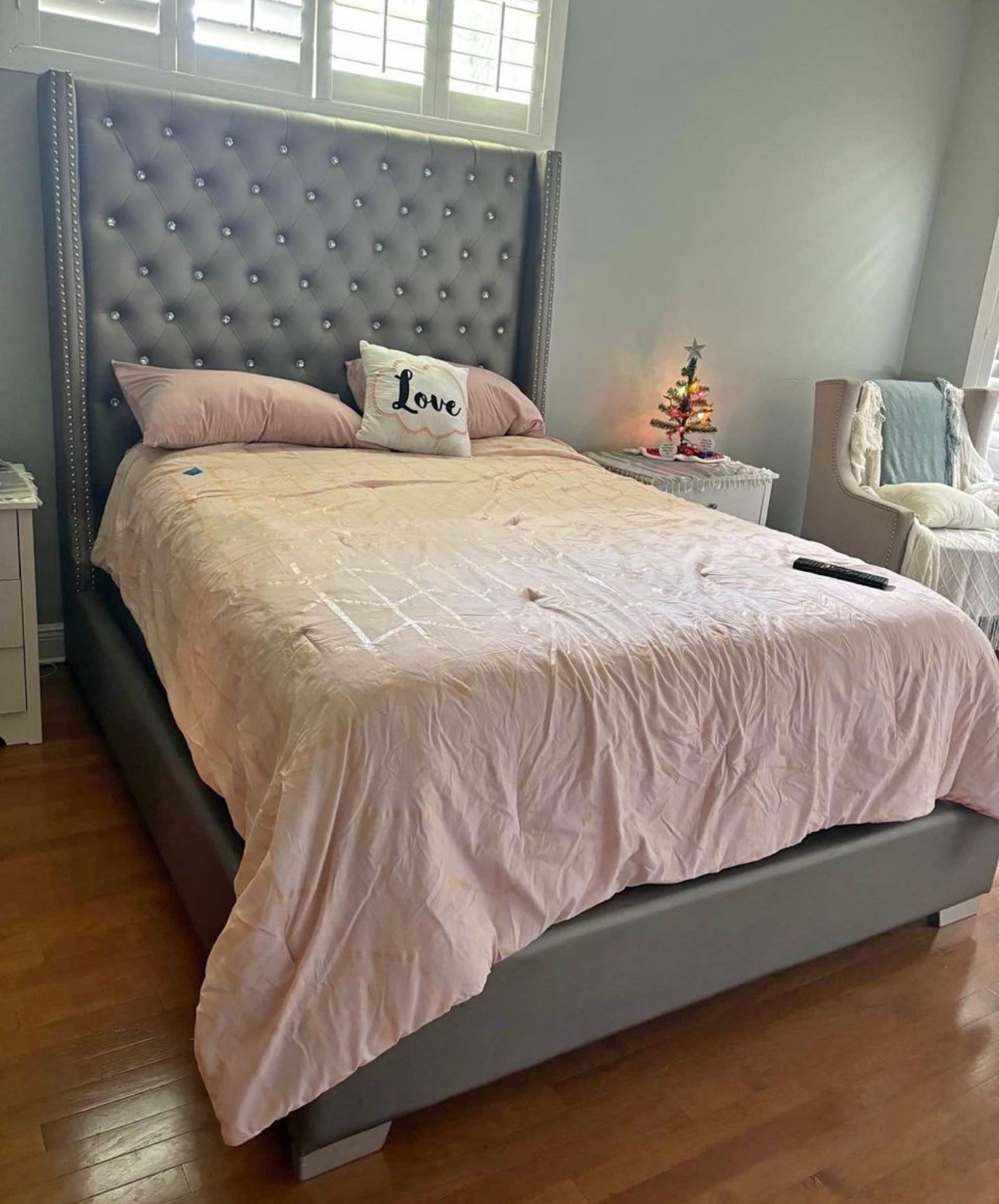 GRAY W/ tufted diamond look 💖💝💕