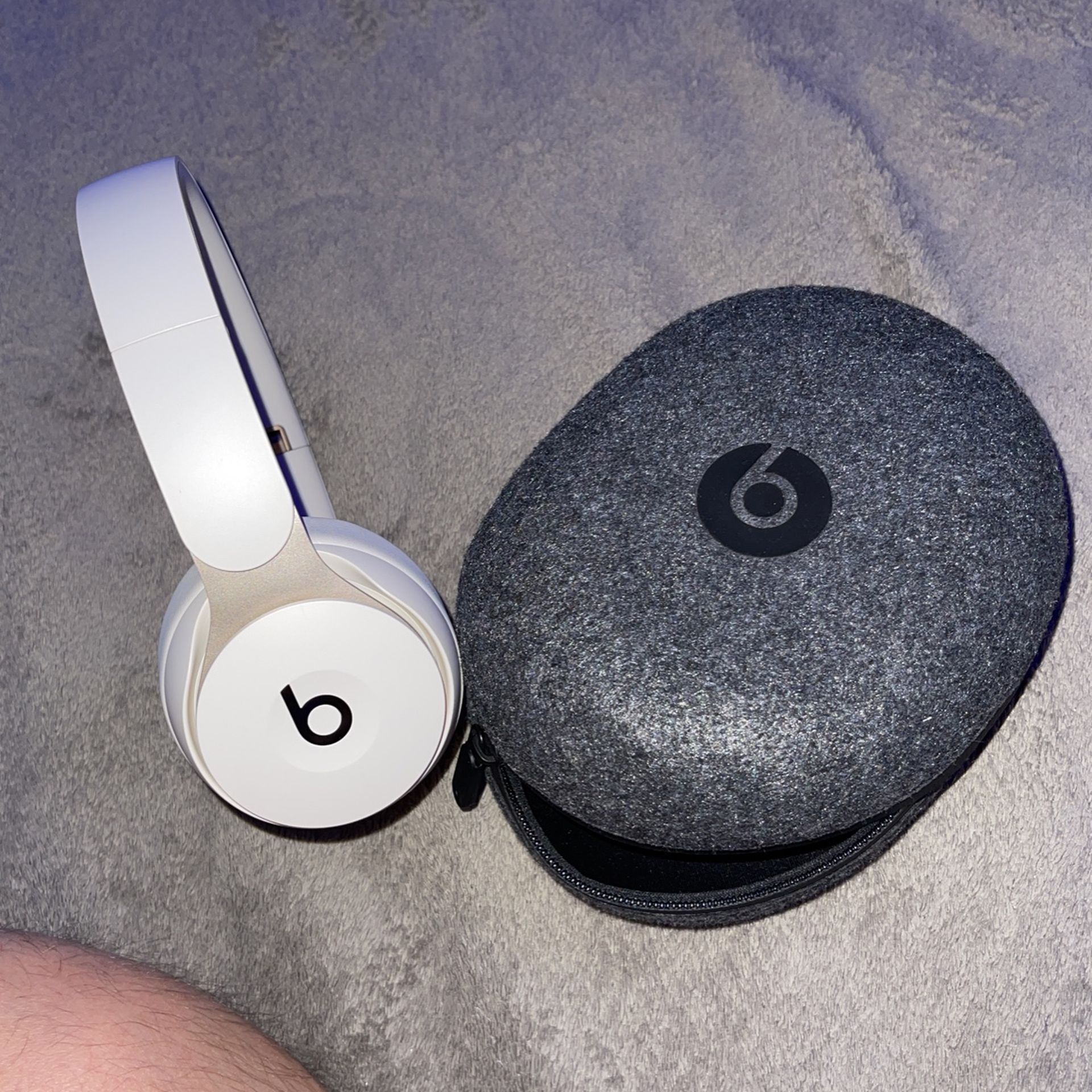 Beats Solo Pro Wireless Noise Cancelling On-Ear Headphones - Ivory