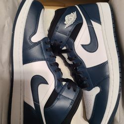 Jordan 1 Mid Amory Navy Size 10.5 Ds