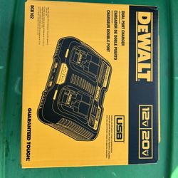 Dewalt 12 V/. 20 V Dual Port  Charger 