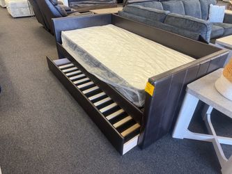 Twin day bed with trundle