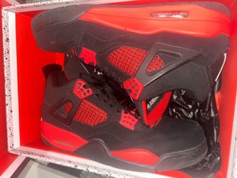 Air Jordan 4 Retro “Red Thunder” (Black/Red Thunder) size 9 men’s