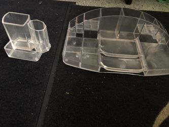 Make up organizer