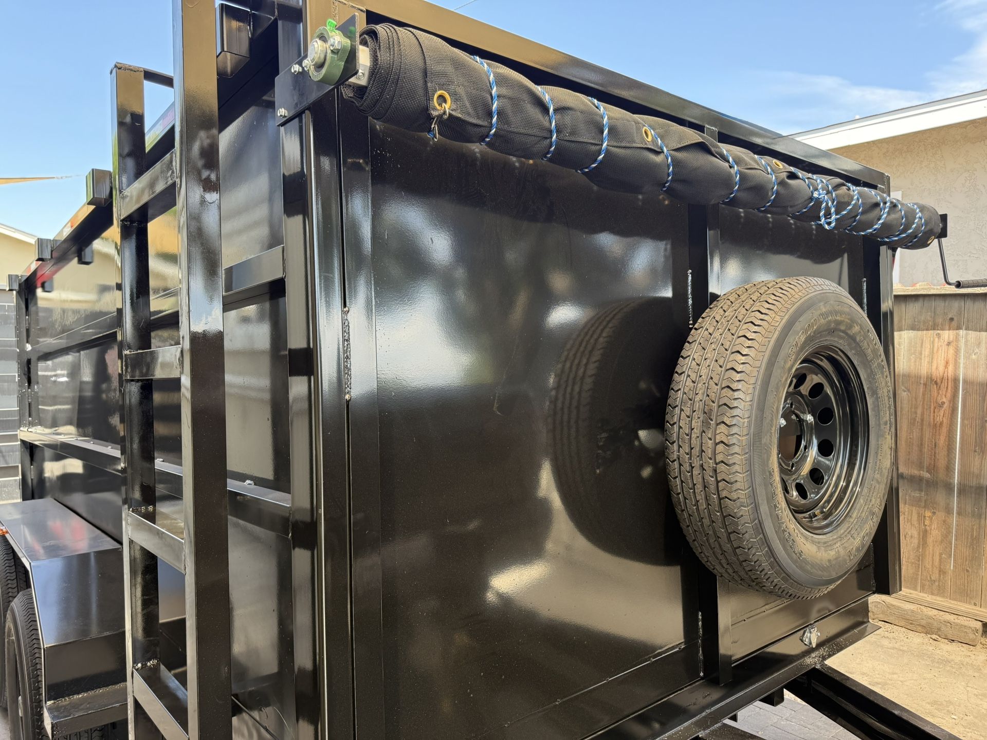 New Hydraulic Dump Trailer with Smooth Walls 