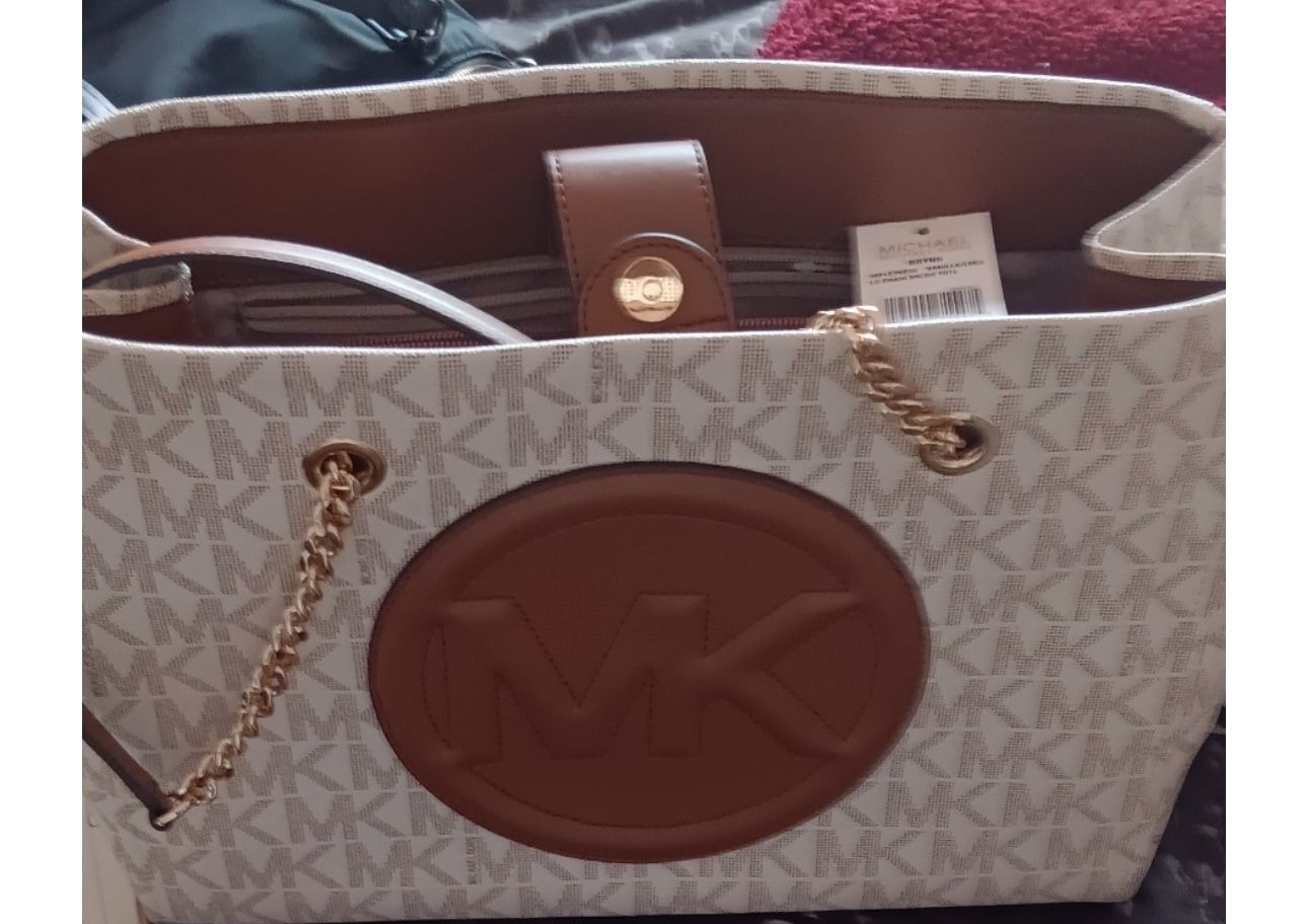 Michael Kors Vanilla Lugg/Lg Chain Shldr Tote