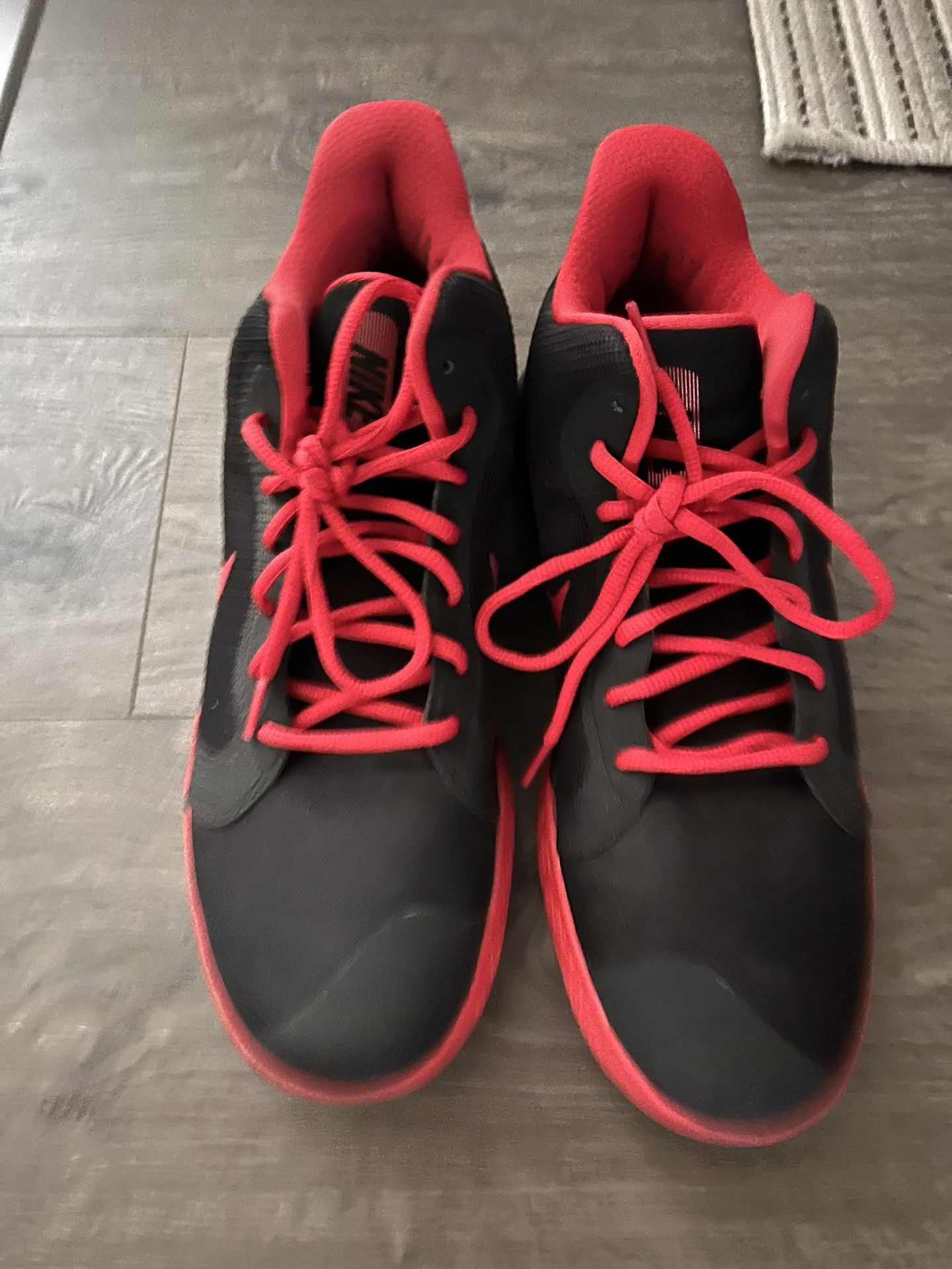Men’s Size 11.5 Red & Black Nike Shoes