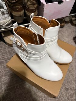 Women’s White Ankle Booties size 7.5 – Worn Once – Like New
