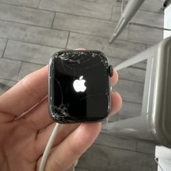 Apple Watch Series 4 / 44mm