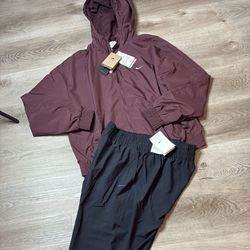 Brand New Nike Windbreaker Set L Womens 