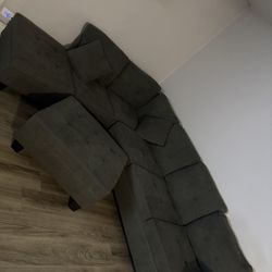 Sectional Couch With Ottoman 