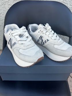 👟 New Balance 574 Platform Sneakers – Great Condition! 👟