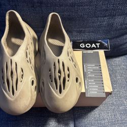 Yeezy Foam Runners Size 9 Mens Or Women 10.5