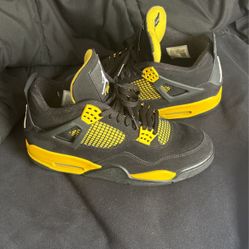 Jordan 4 Thunders