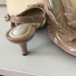 Easy Street Womens Shoes, Color Light Brown Patent Leather, Size 61/2 Medium Width