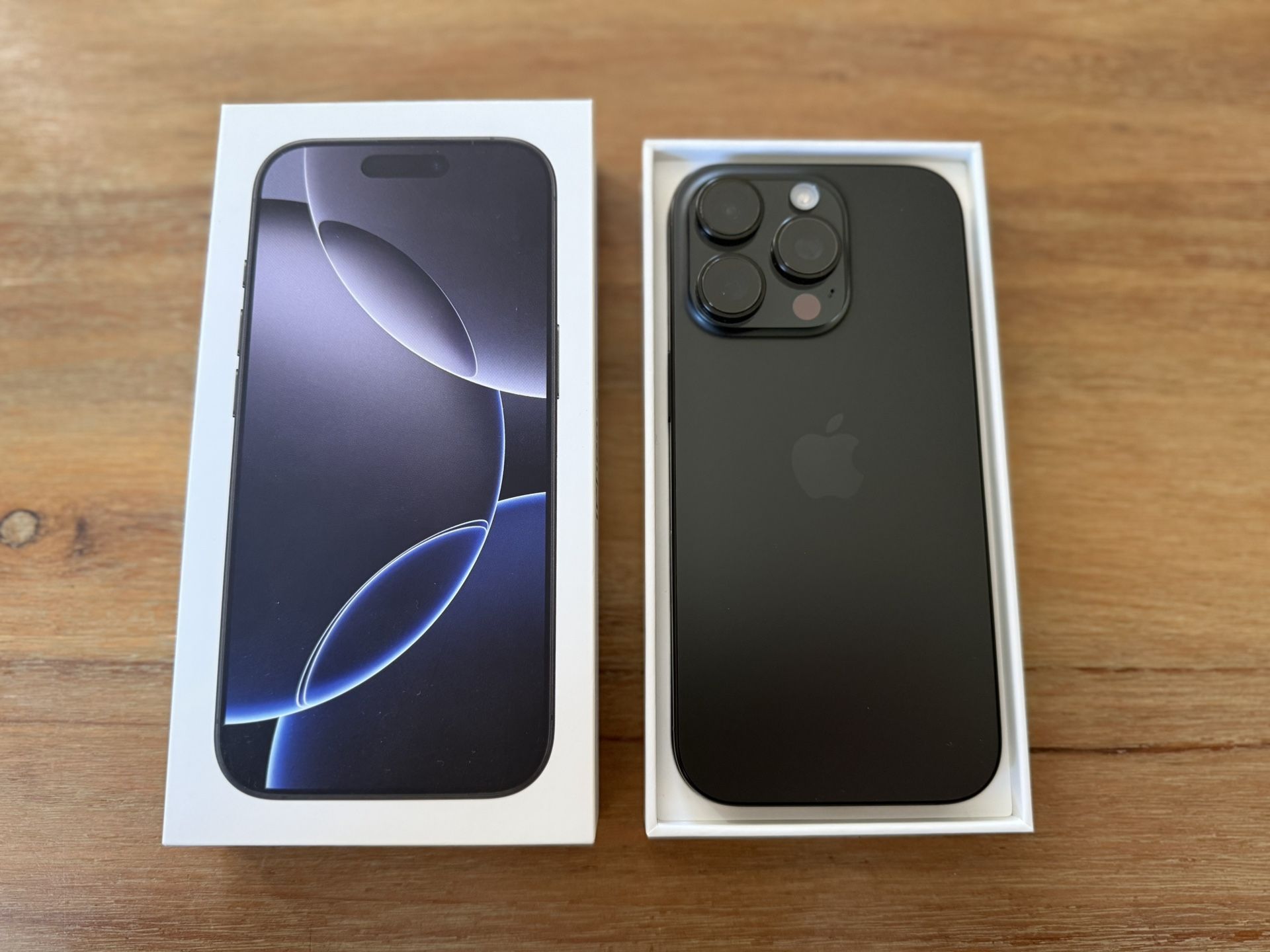 iPhone 16 Pro (UNLOCKED)