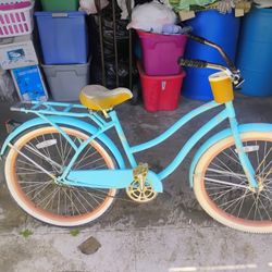 26 Inch Woman's Beach Cruiser Huffy 