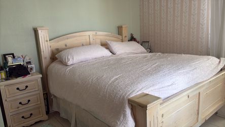 King bedroom set with two nightstands