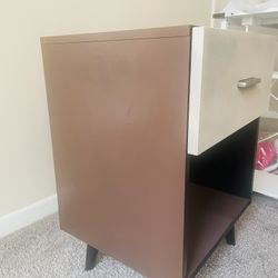 Single Drawer Nightstand