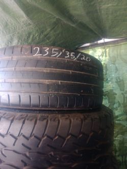 235/35ZR20