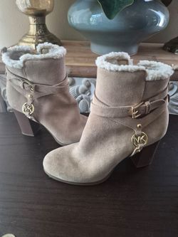 MK Bootis