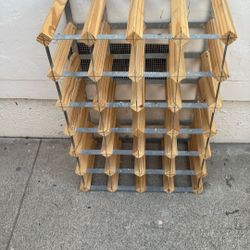 30 Bottles Wine Rack And 500 Chips And Dices 