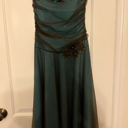 Size Small Woman’s Windsor Dress 