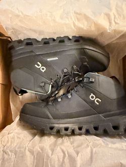 On Cloud shoes 5w