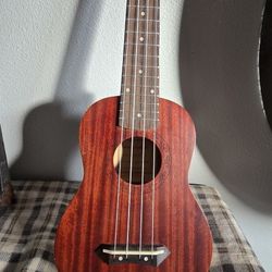 Hola! Music Deluxe Mahogany Soprano Ukulele HM-121MG - Plays Great - Vintage Red Finish