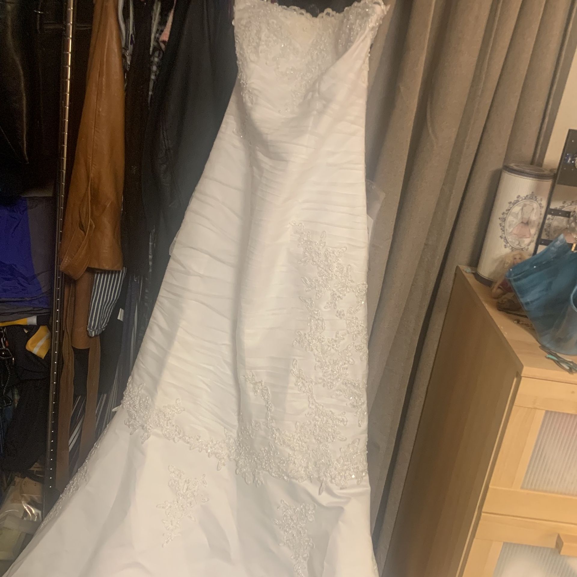 Inquired A Wedding Dress Size 6 Never Worn