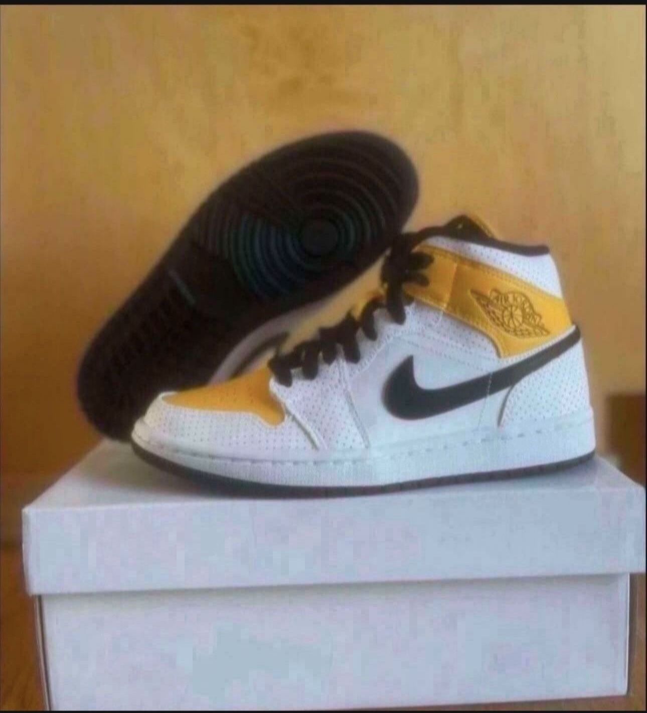 Nike Air Jordan 1 Mid White Perforated University Gold Womens Size 7 Brand New
