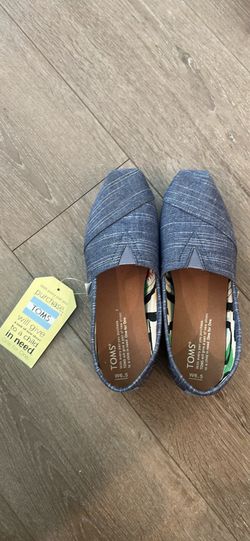 Tom’s woman classic boat shoes slip on- 6.5, cambray