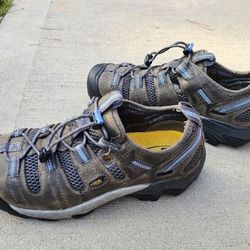 KEEN WOMEN'S SHOES SIZE 8
