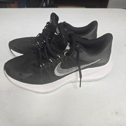 Nike Zoom Winflo 7 Men’s Size 10 Black White Running Shoes CW3421-005