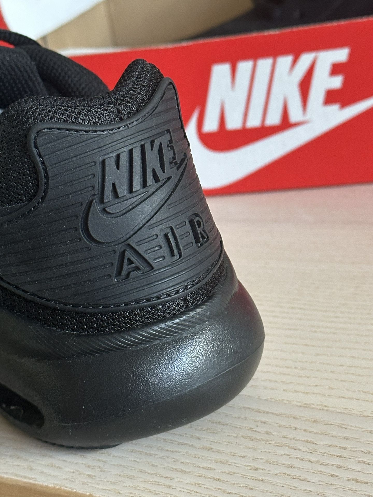 Nike Air Max Men’s 8