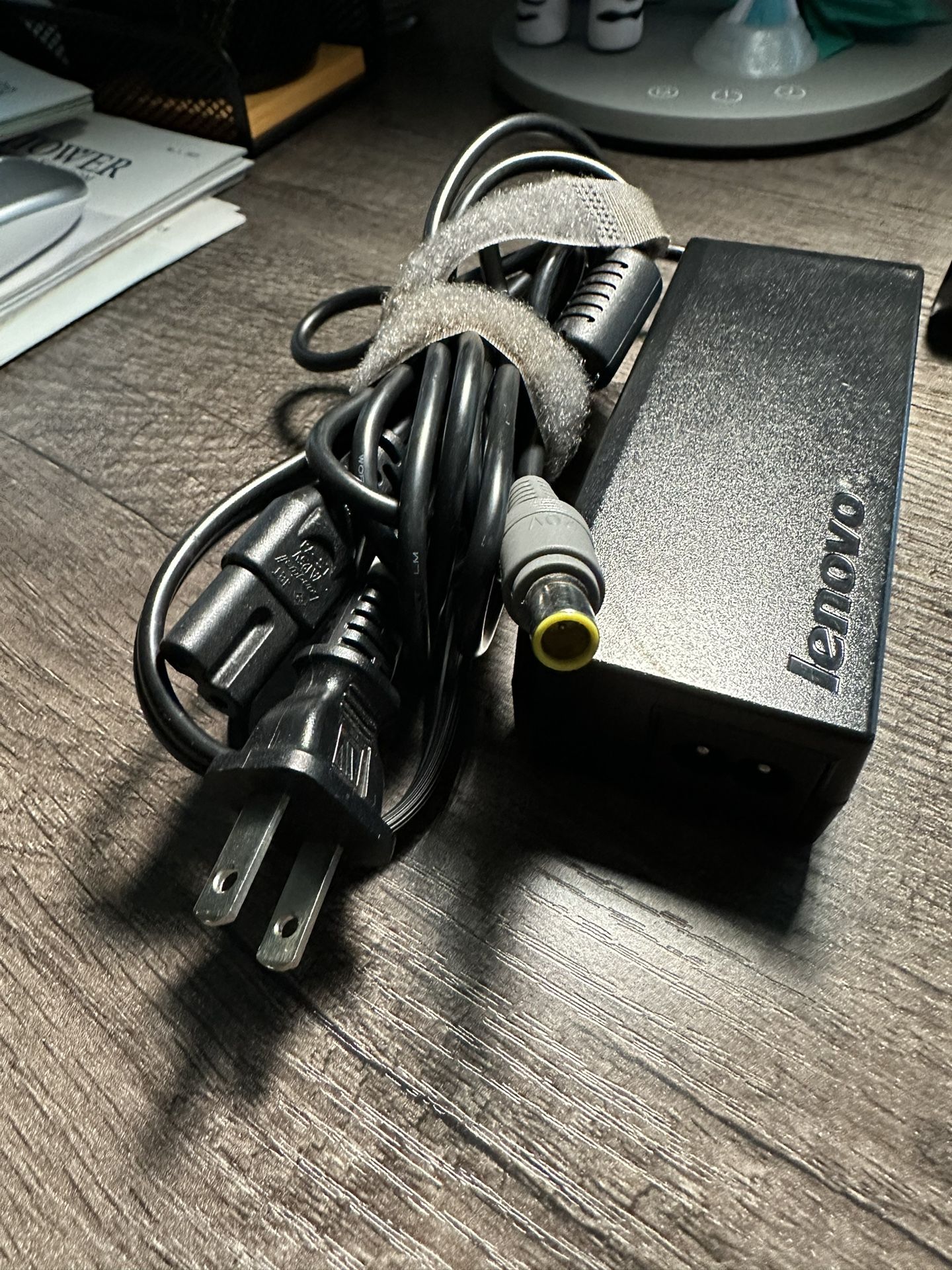 Genuine Lenovo 42T500820V 3.2 5A 90W Think Pad C Power Adapter And Charger