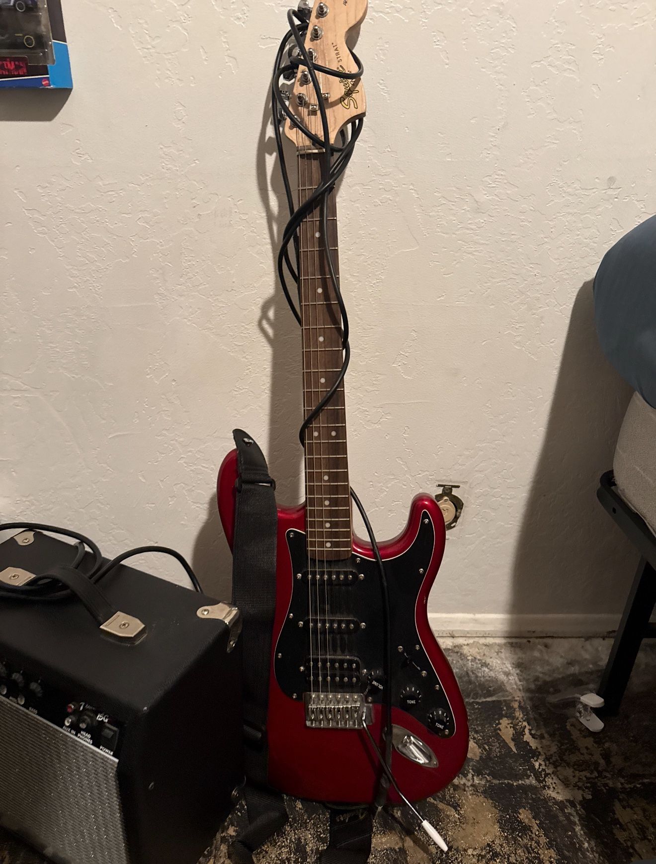Fender Squier sonic candy red burst with big amp ALL CORDS never touched or used 