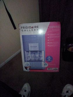 Frigidaire Gallery Artisanal Sphere Ice Maker