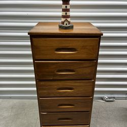 Vintage Solid Maple Chest Of 5 Draws 32 In Tall