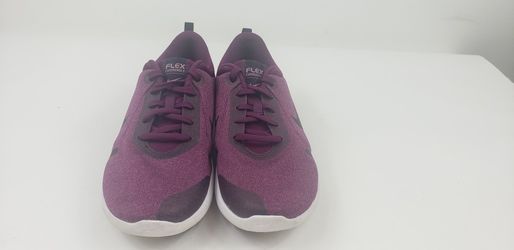 Nike Women s Flex Experience RN 8 Wide Running Shoes Burgundy Size 9.5 W for Sale in Waterford Township MI OfferUp